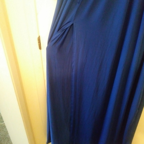 Beautiful Sexy Blue Formal Dress. - Picture 6 of 6